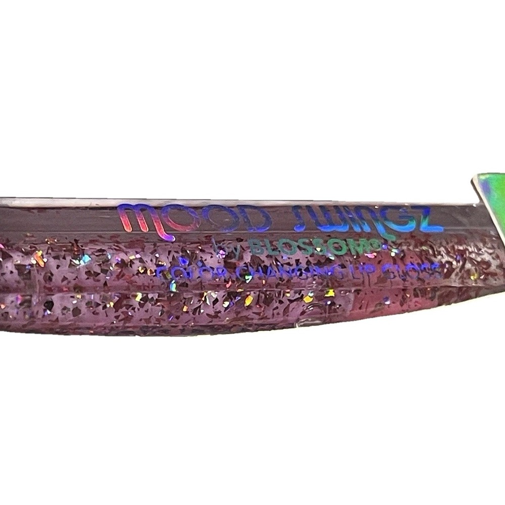 Mood Swingz Color Changing Lip Gloss Pink Glitter IYKYK by Blossom New Trendy - Picture 5 of 6